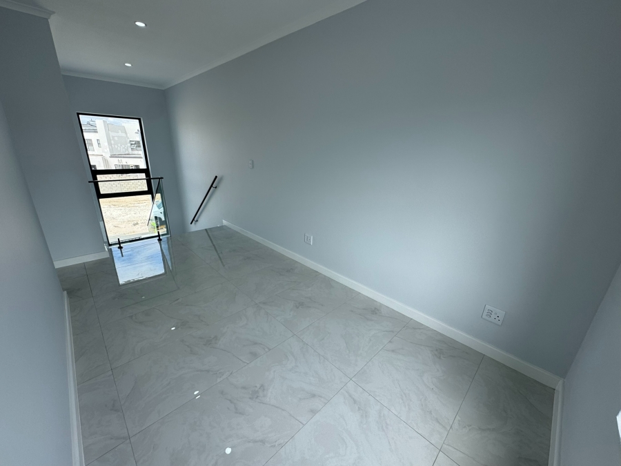 4 Bedroom Property for Sale in Sandown Western Cape